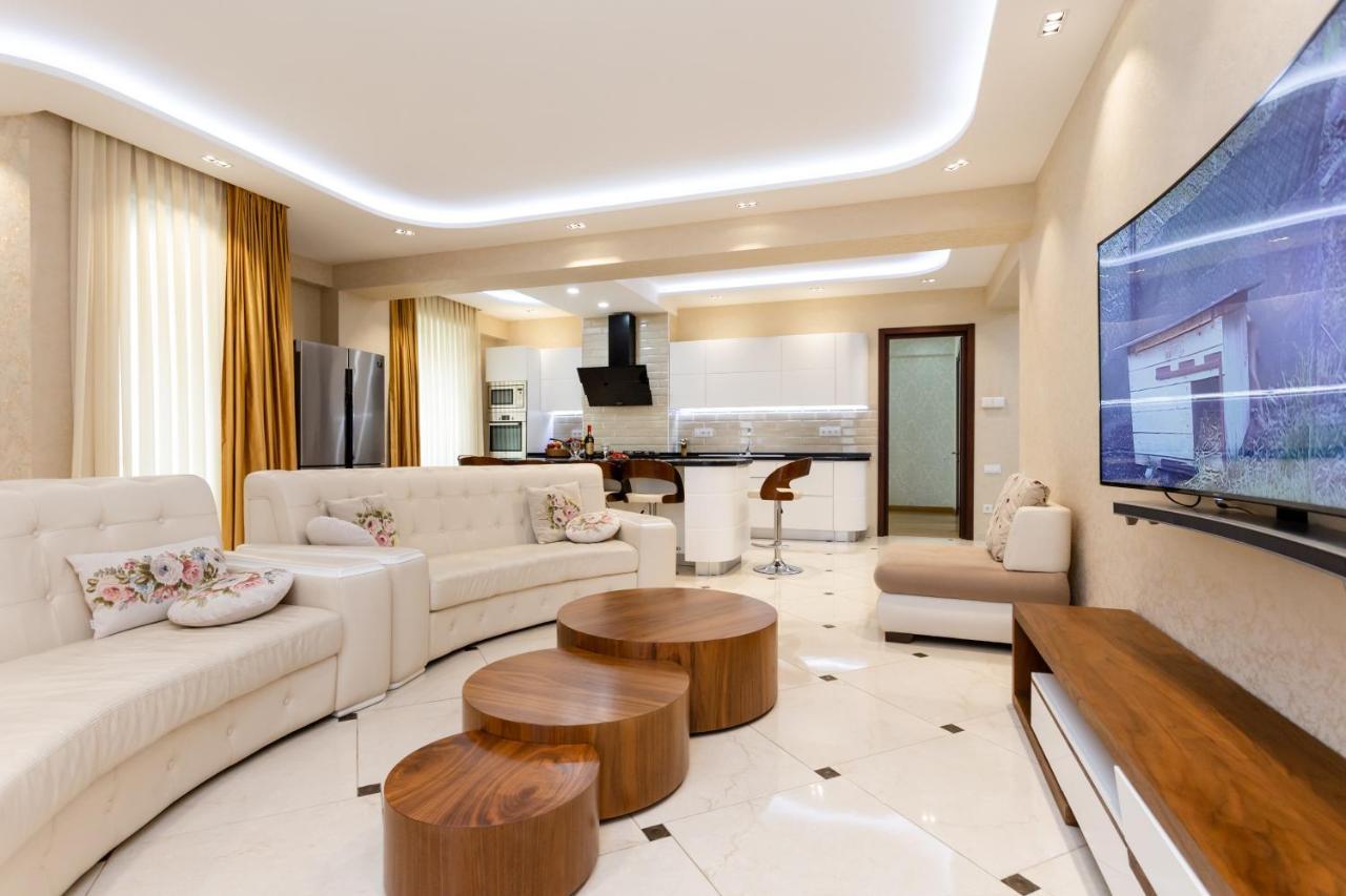 Central Cozy 3Bd-2Bath Apartment Тбилиси Экстерьер фото