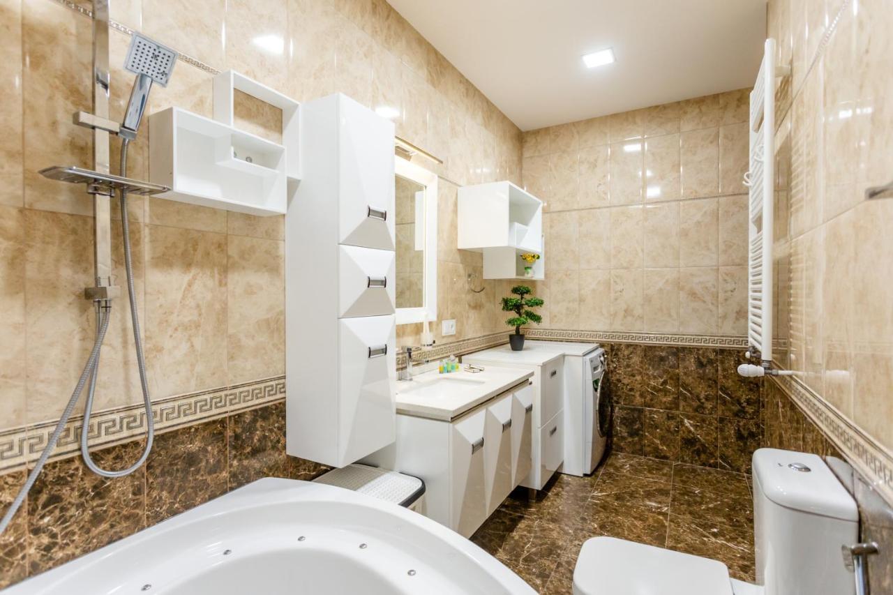 Central Cozy 3Bd-2Bath Apartment Тбилиси Экстерьер фото
